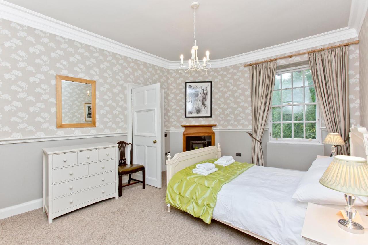Luxury 3-Bedroom Apartment With Stunning Views At Ramsay Garden Эдинбург Экстерьер фото